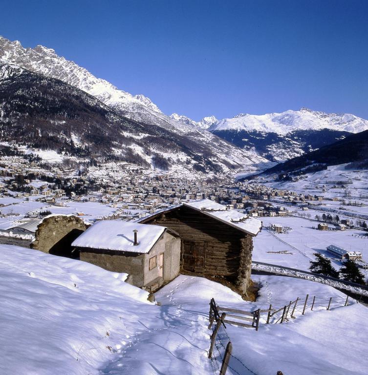 Hotel Meuble Garni Della Contea Bormio Exterior foto